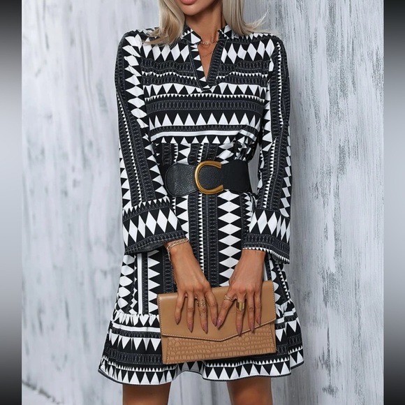 Classic Abstract Geo Print Flounce Sleeve Ruffle Hem Dress NO BELT - Picture 9 of 14